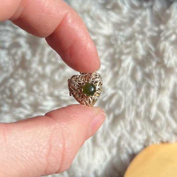 Little Heart Locket - Picture 6 of 9